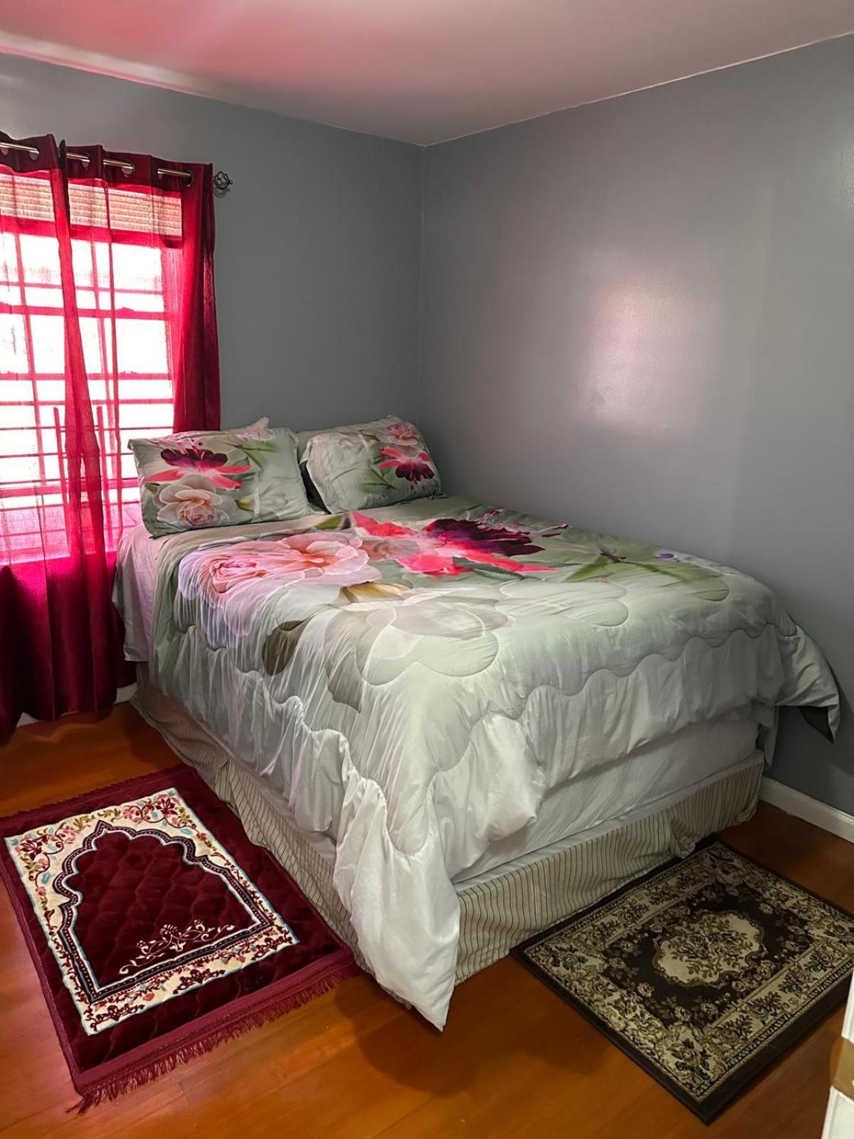 Divine Villa Guest House 65 Sherman 6Mins To Airport And 4Mins To Penn Station Newark Bagian luar foto