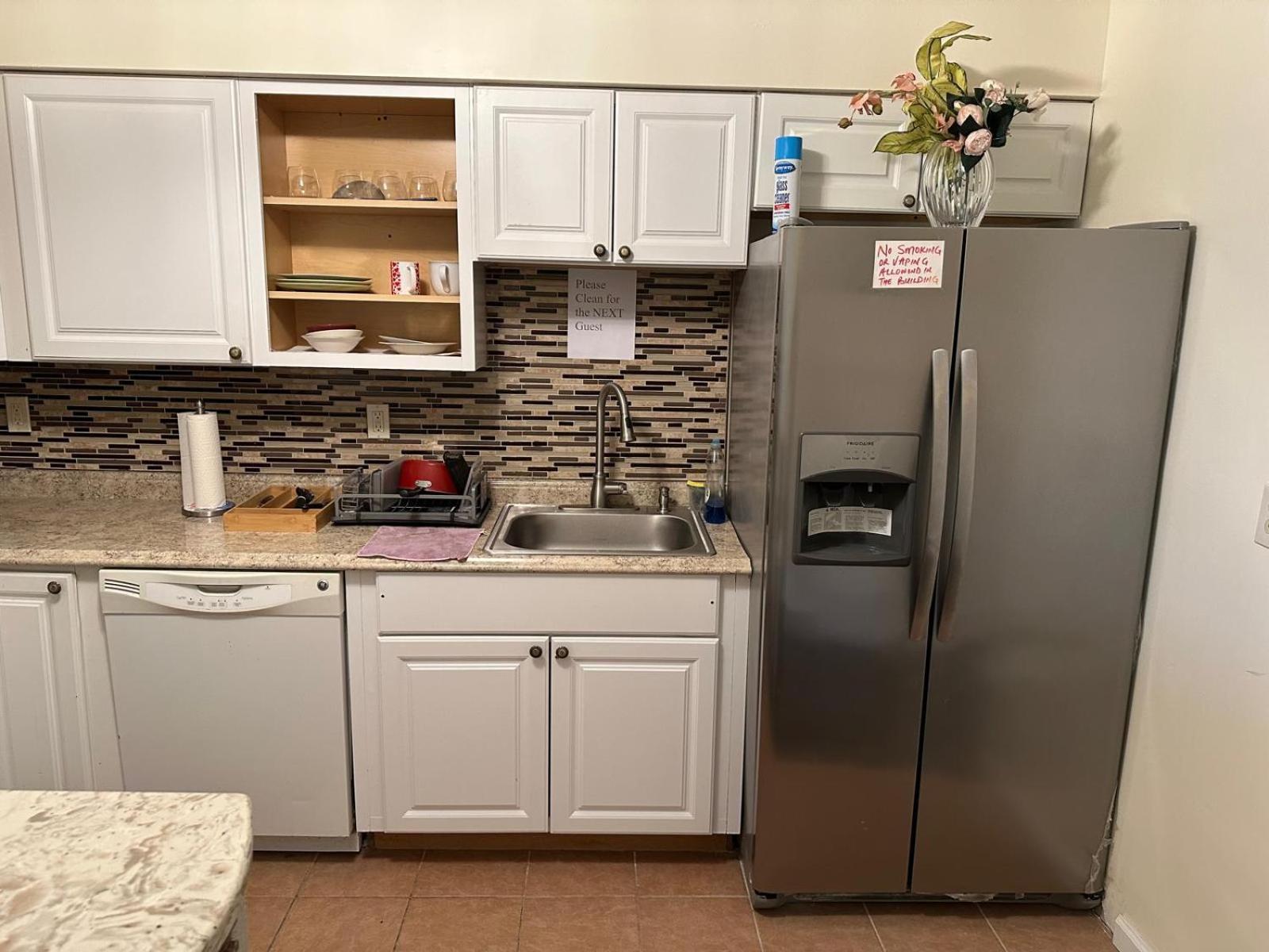 Divine Villa Guest House 65 Sherman 6Mins To Airport And 4Mins To Penn Station Newark Bagian luar foto