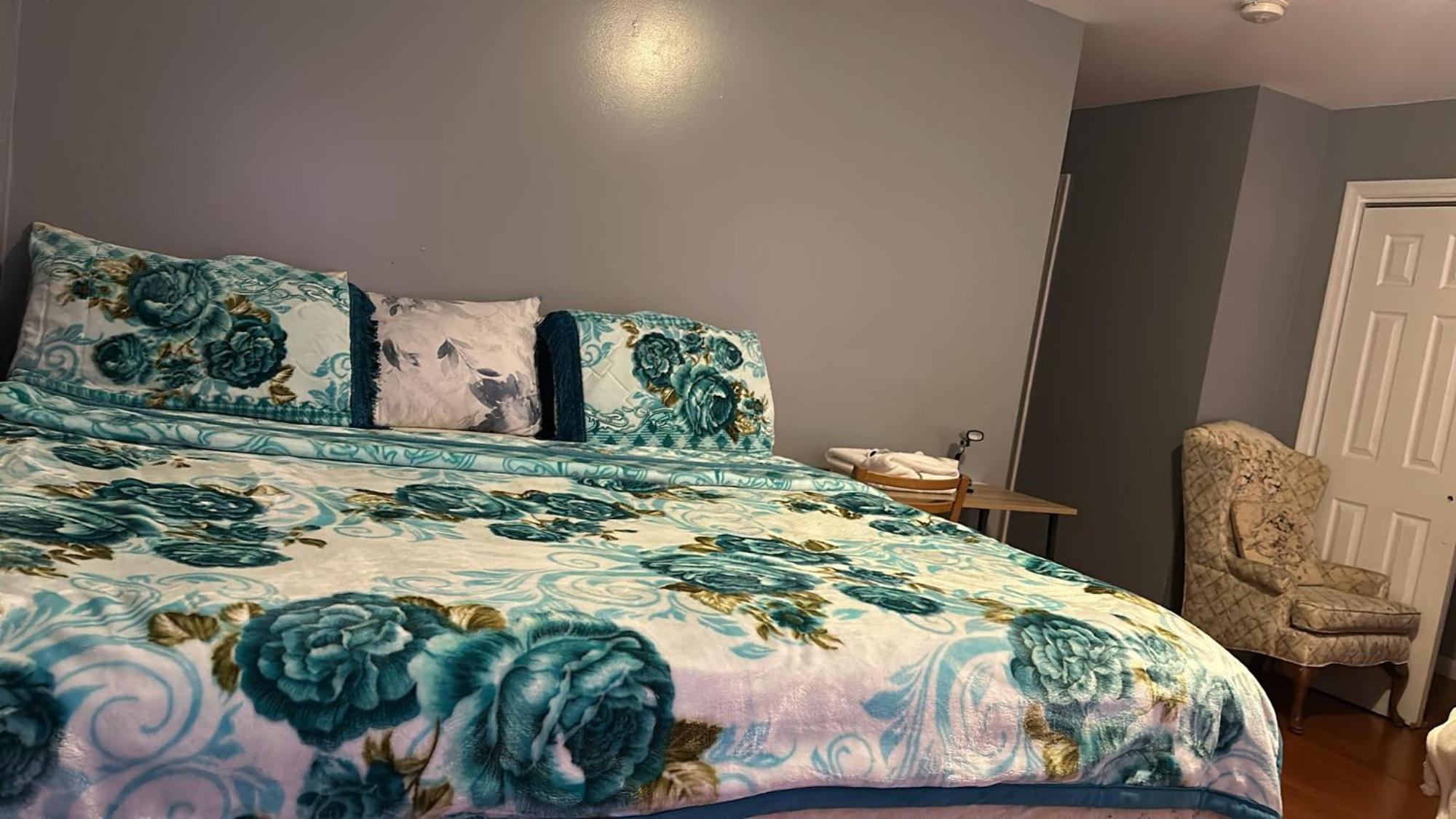 Divine Villa Guest House 65 Sherman 6Mins To Airport And 4Mins To Penn Station Newark Bagian luar foto